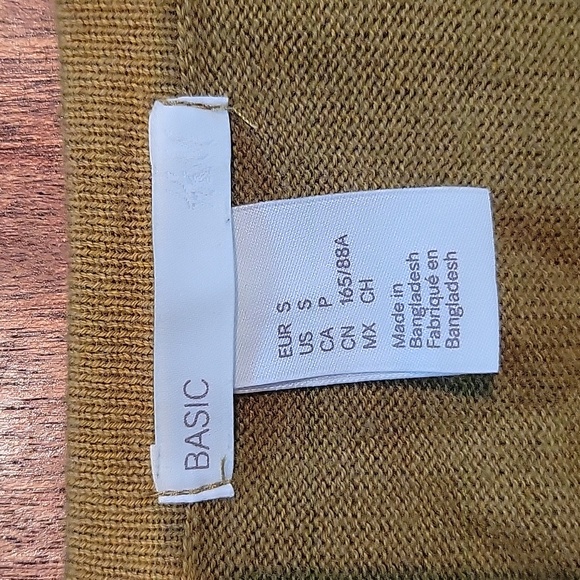 Womens H&M, size Small, long sleeve, Olive, Basic button up sweater/cardigan. - Picture 2 of 4